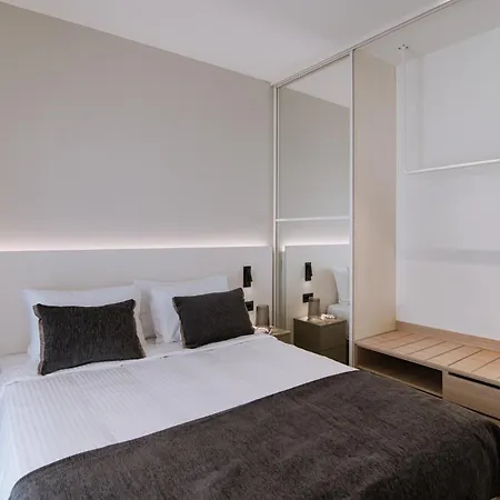 Kleopatra Homes アパート *