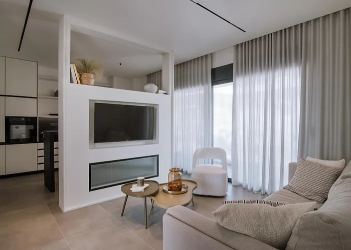 Kleopatra Homes Meszíni